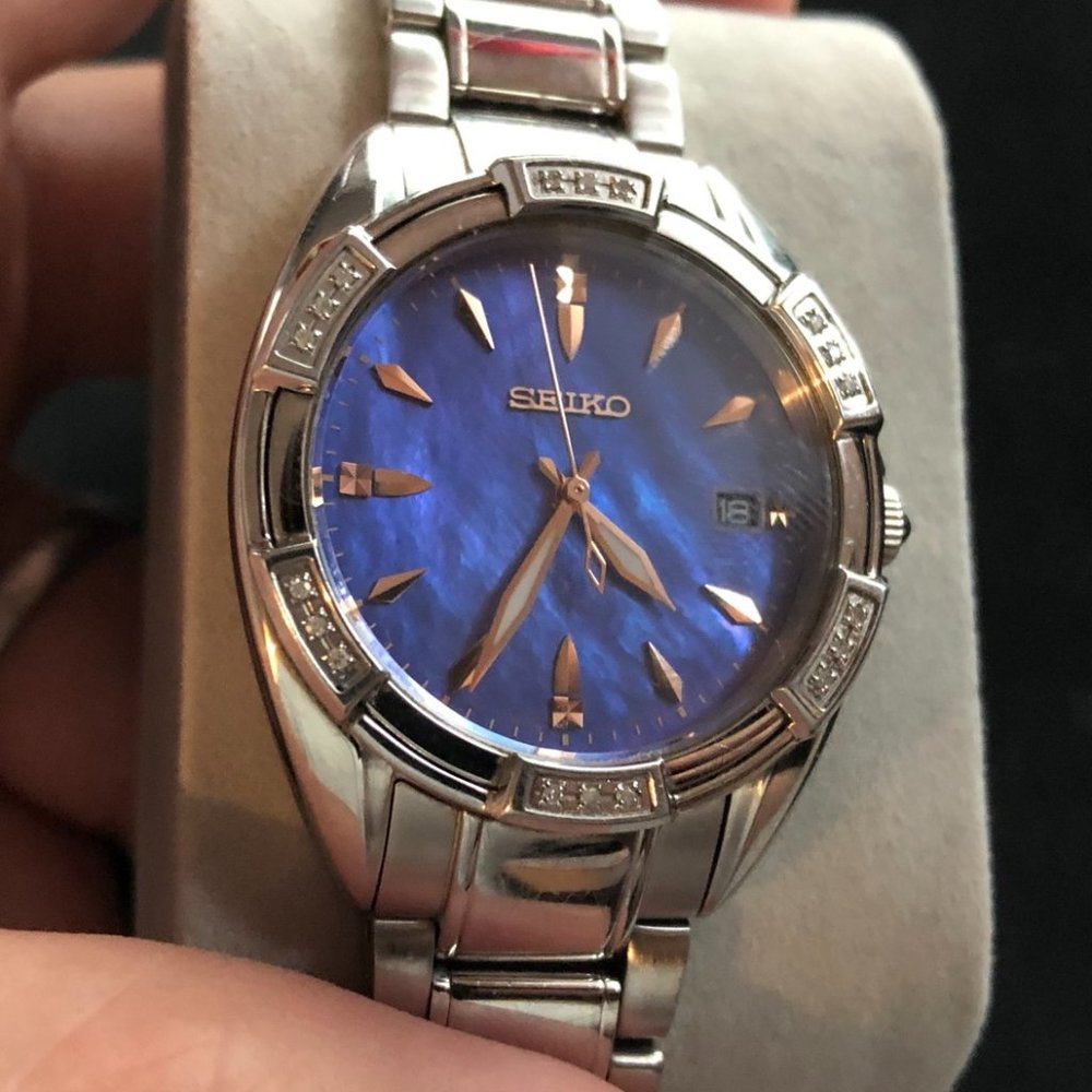 Seiko Quartz Diamond Blue MOP Dial Watch SKK881